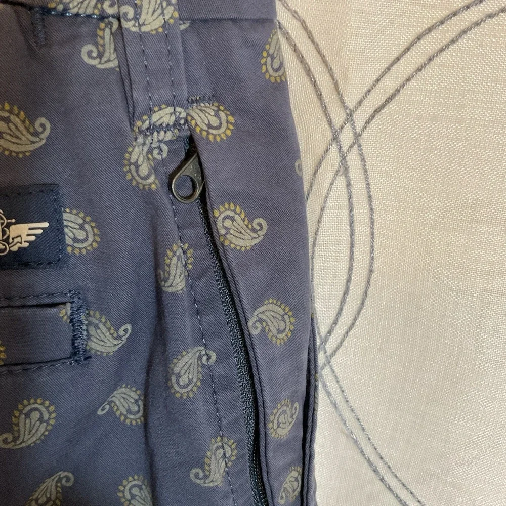 Men's Dockers Supreme Flex Blue Khakis Shorts Paisley Flat Front Stretch Size 30
